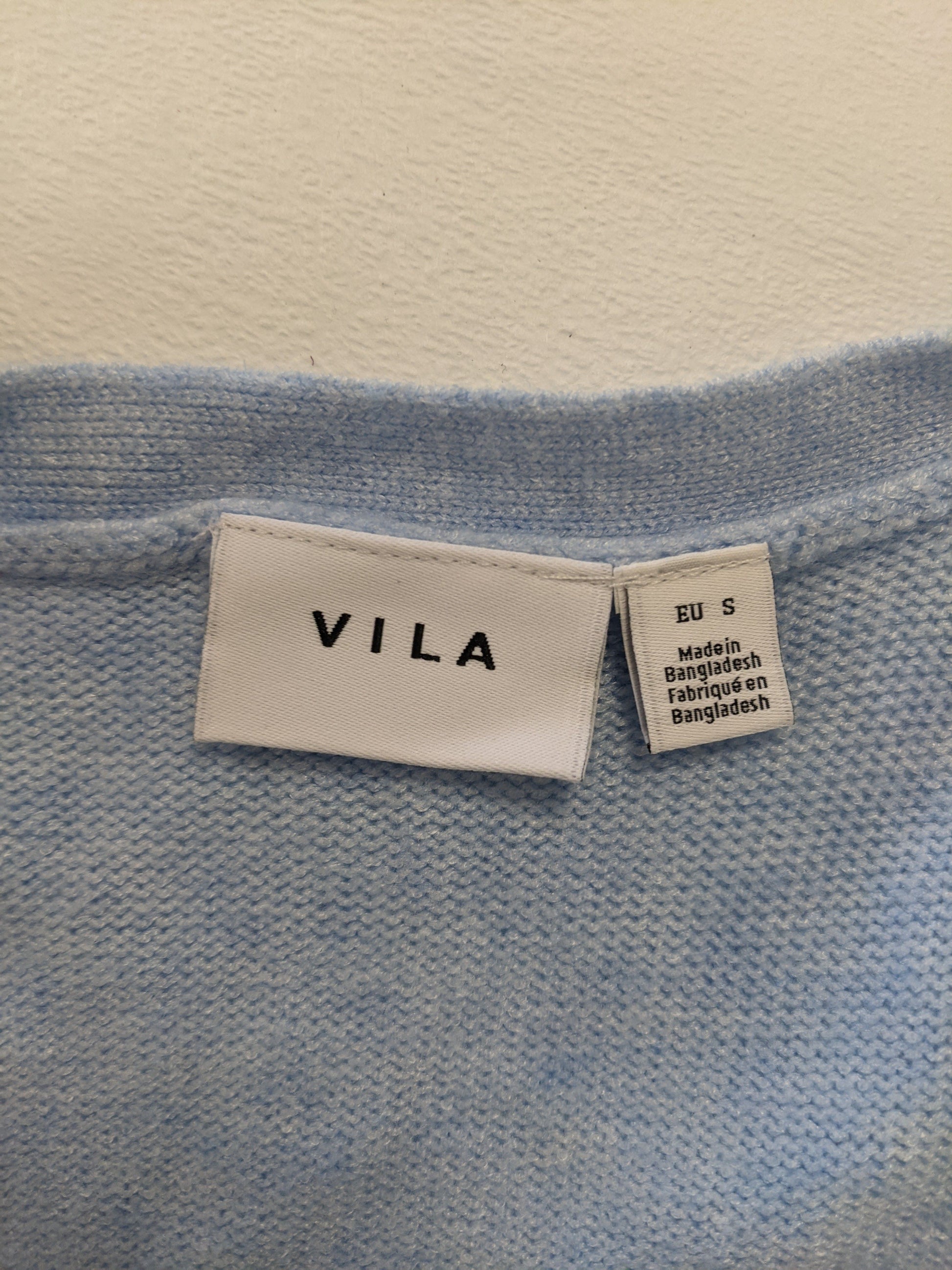Vila label showing size EU Small
