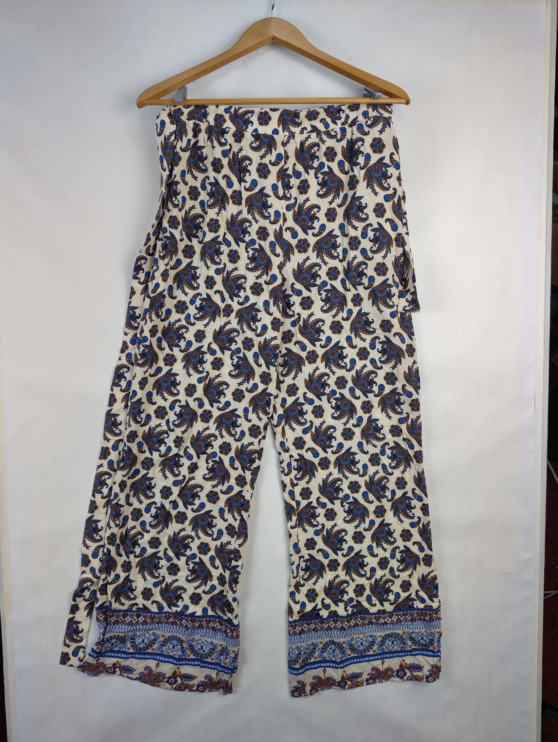 Back view of Vila patterned wide-leg pants