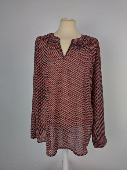 Front view of Vero Moda red patterned blouse
