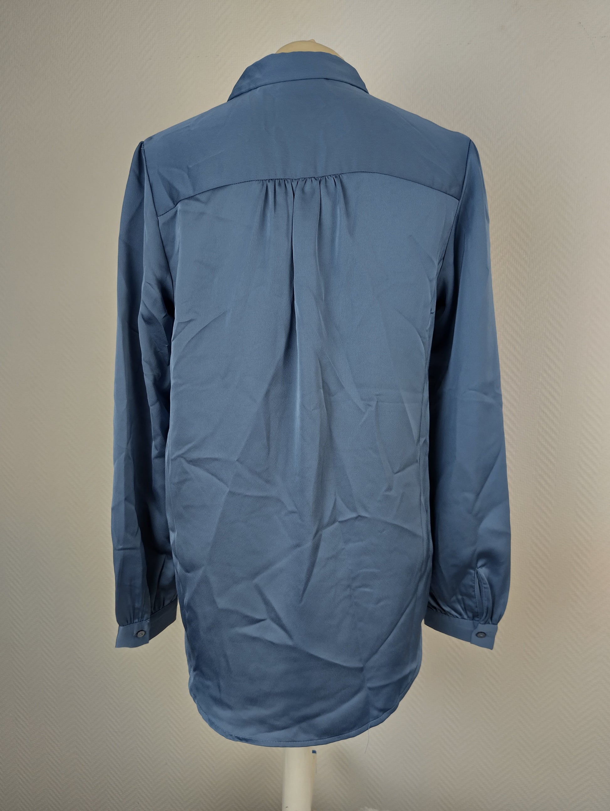 Back view of VILA blue blouse