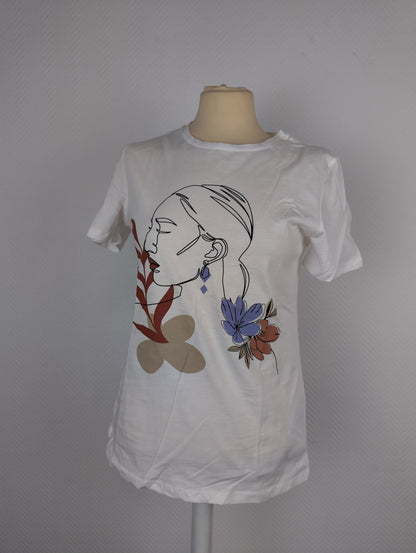Front view of Vila white graphic print T-shirt