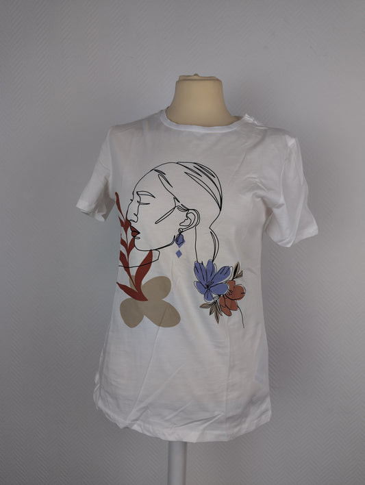 Front view of Vila white graphic print T-shirt