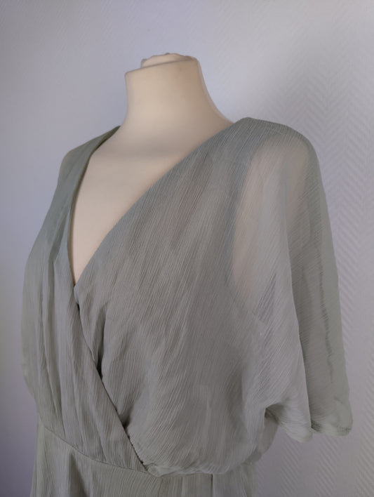 Front view of light green Vila dress