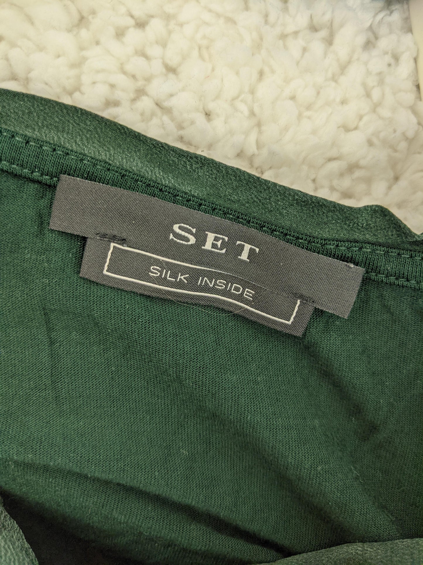 Label of Set blouse