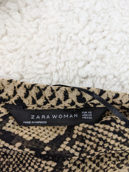 Label showing size and brand information