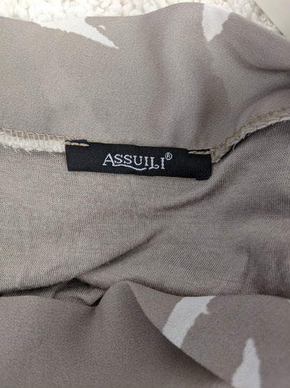 Close-up of Assuili brand label