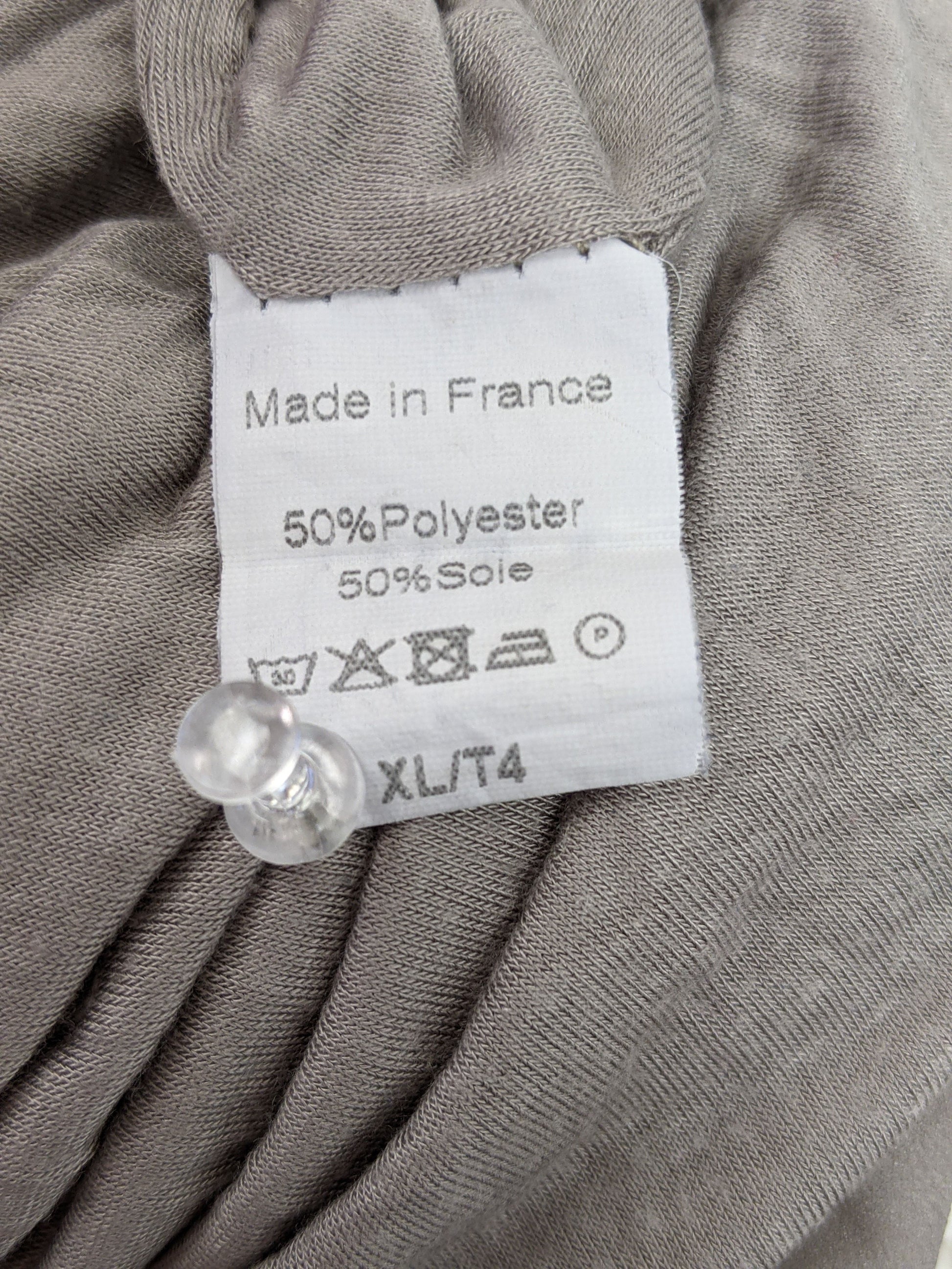 Fabric and care label of the Assuili blouse