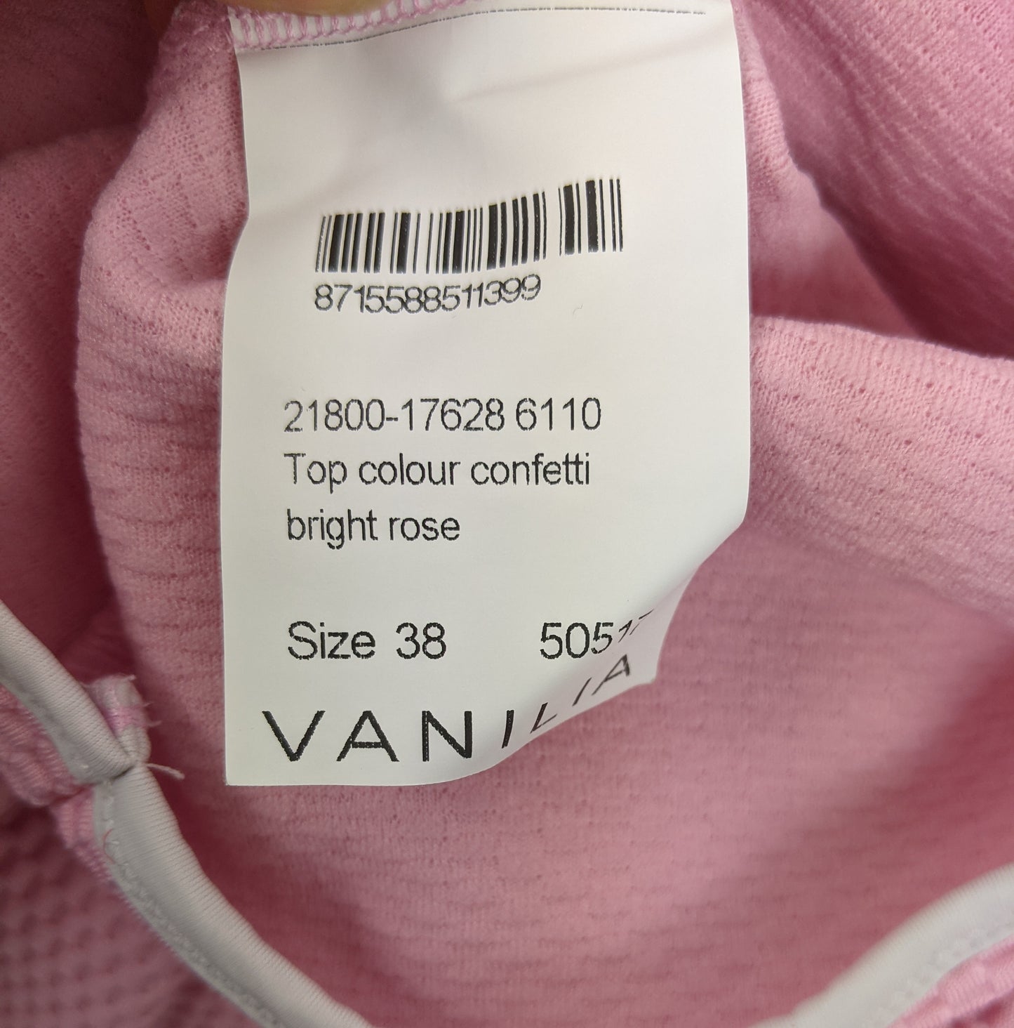 Size and tag details of the top