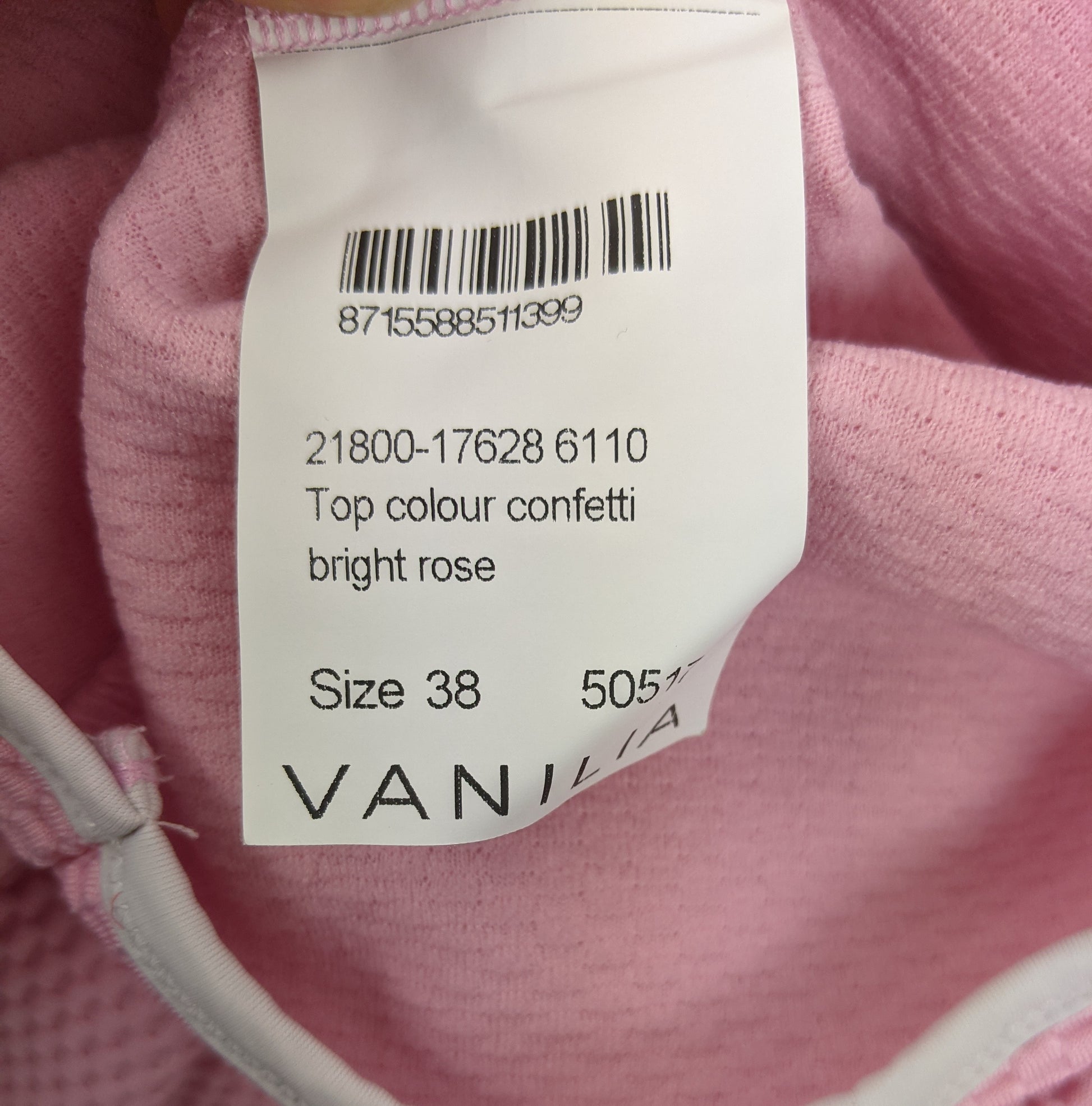 Size and tag details of the top