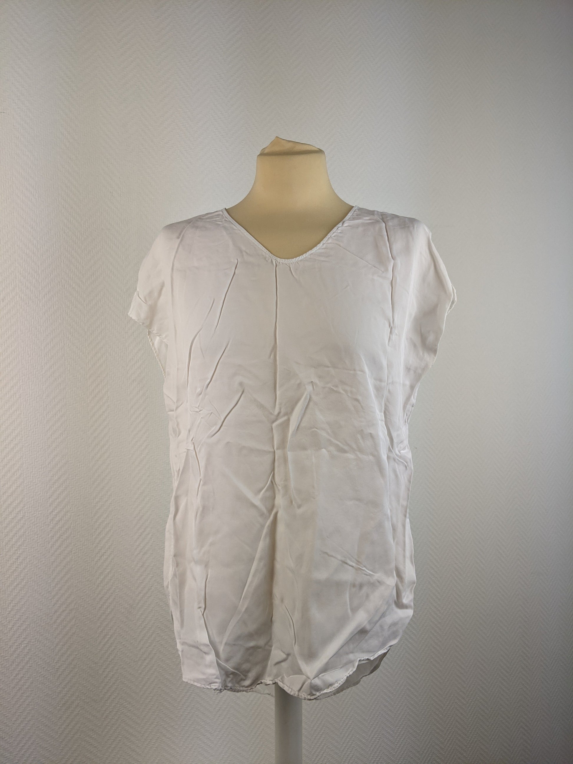 Front view of Vanilia white short sleeve blouse