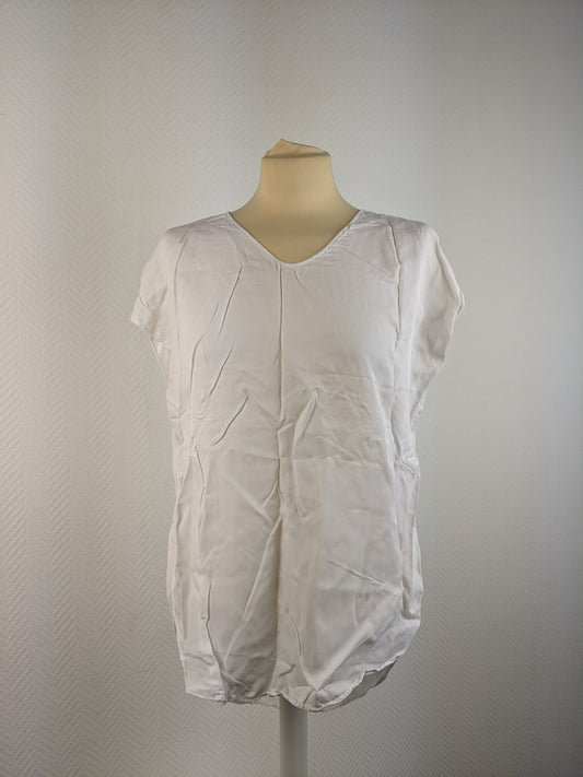 Front view of Vanilia white short sleeve blouse