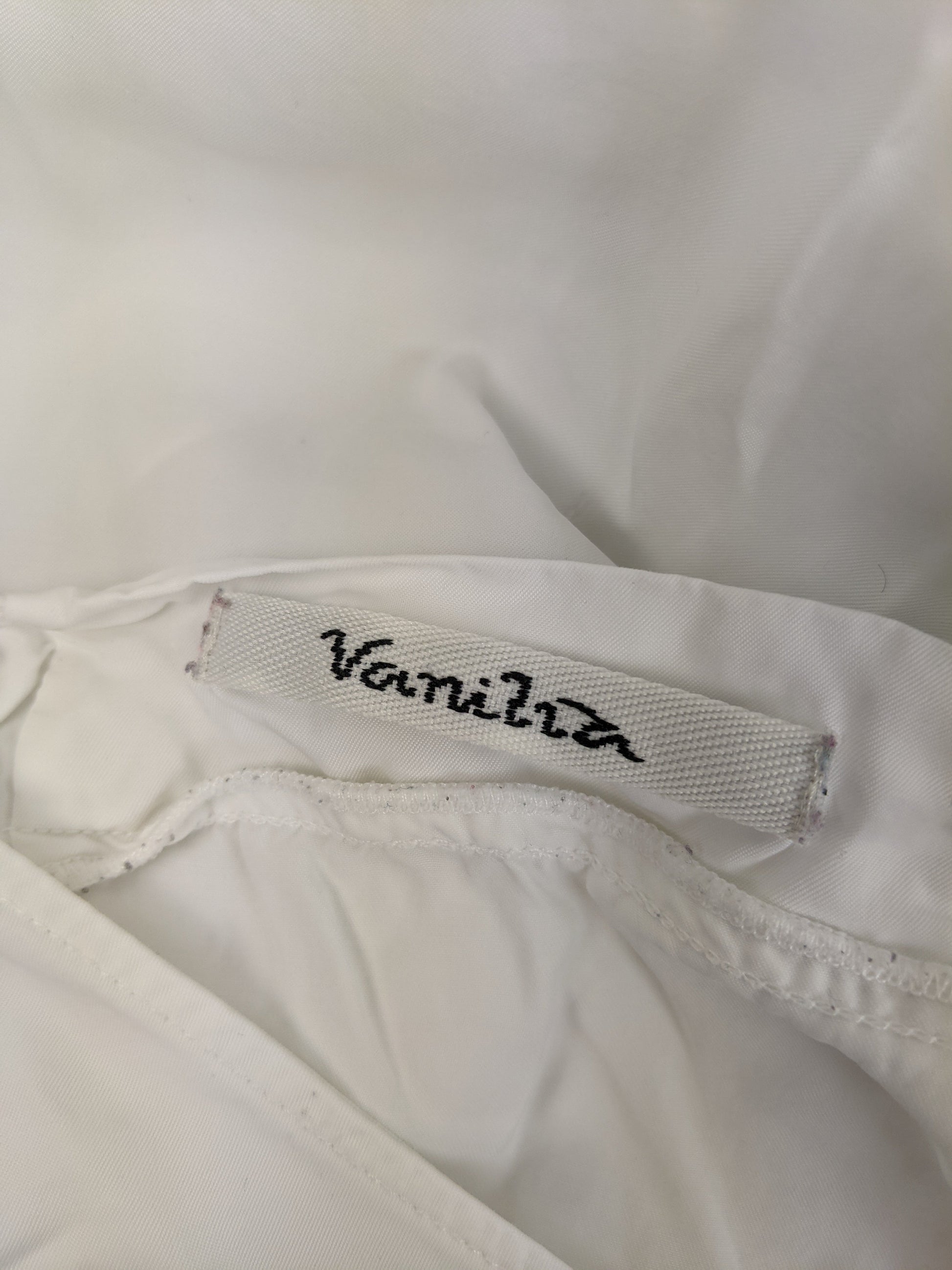 Close-up of Vanilia brand label