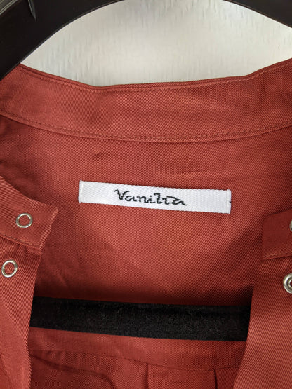 Close-up of Vanilia brand label