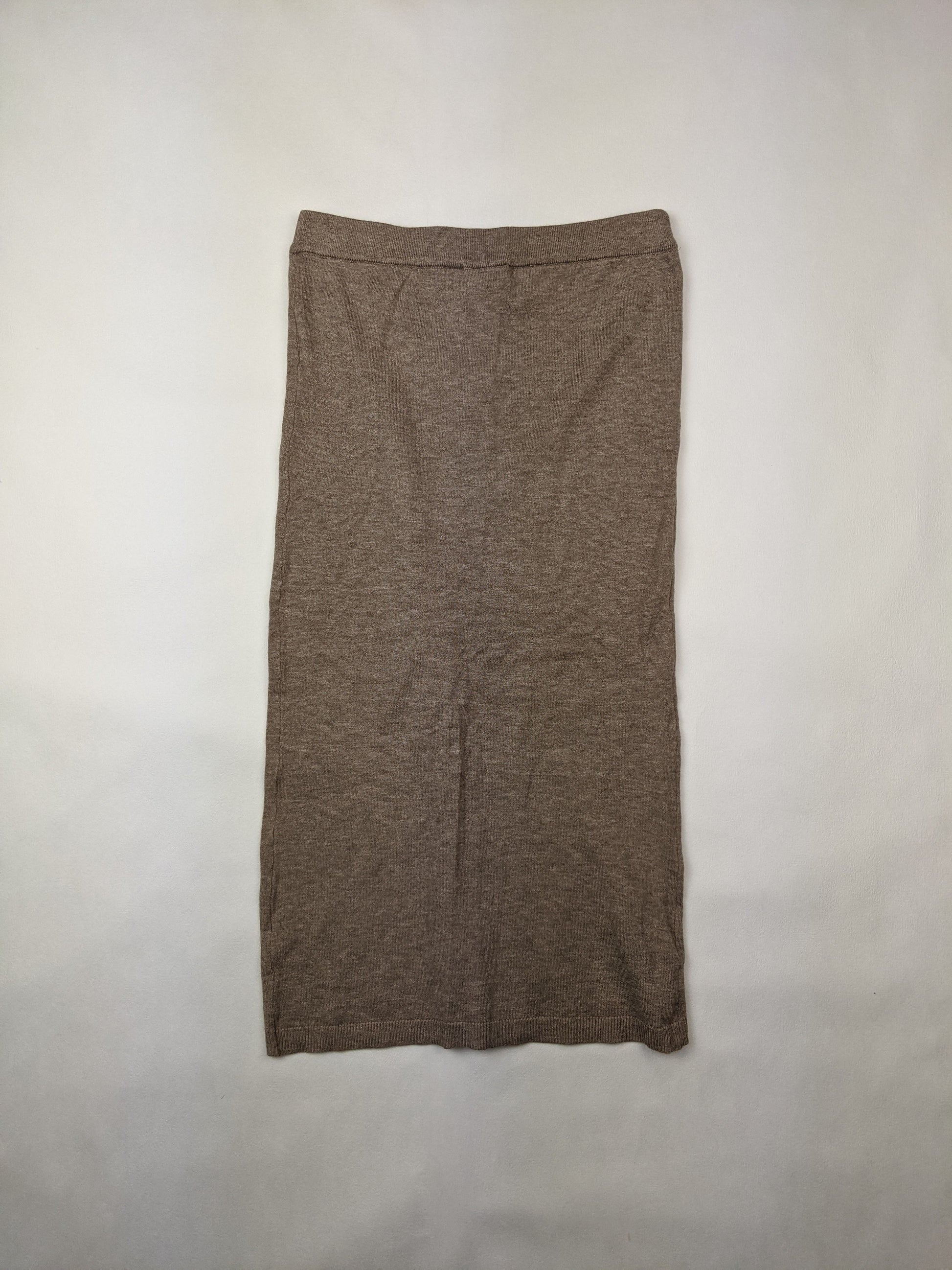 Back view of taupe knit midi skirt