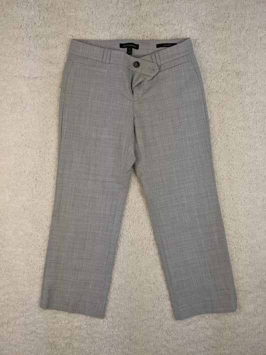 Front view of gray cropped trousers