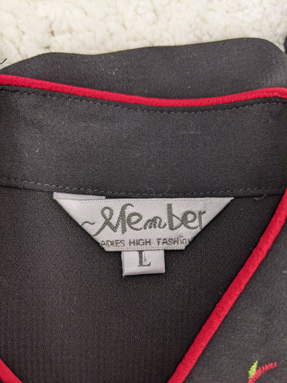 Close-up of label showing size L