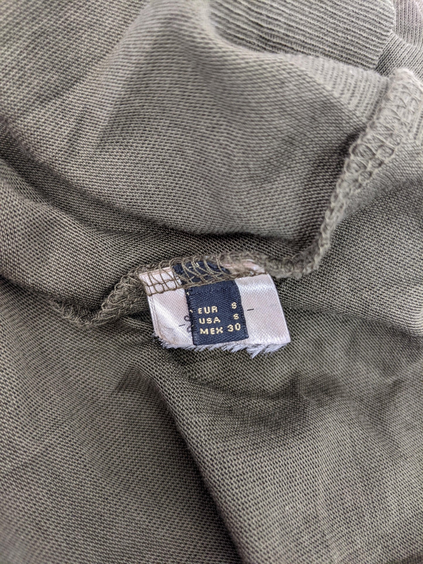 Size label showing Small
