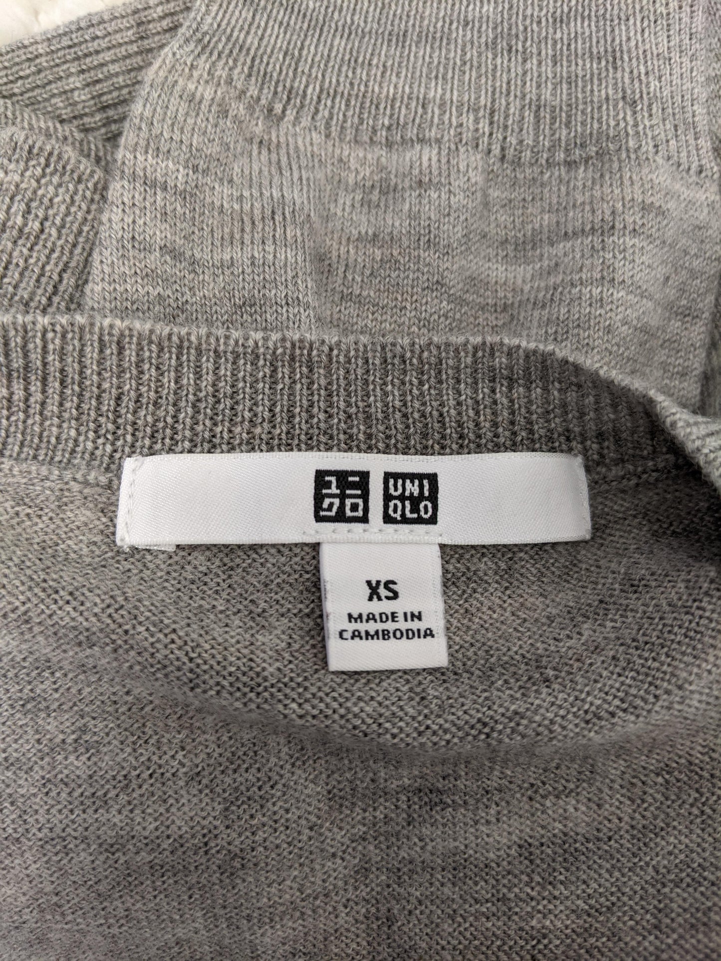 Label showing Uniqlo brand