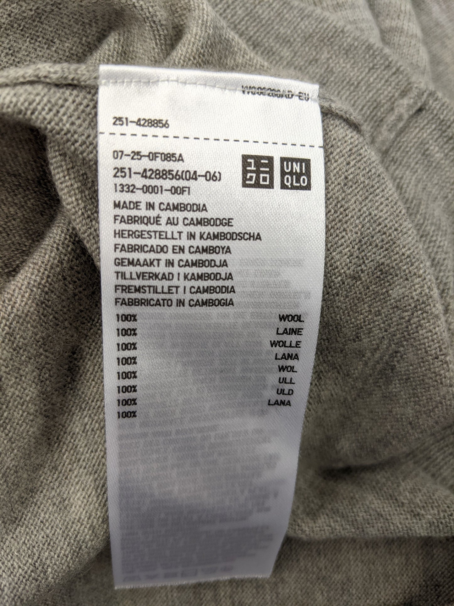 Fabric tag showing 100% wool