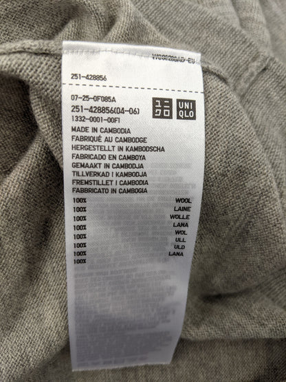 Fabric tag showing 100% wool