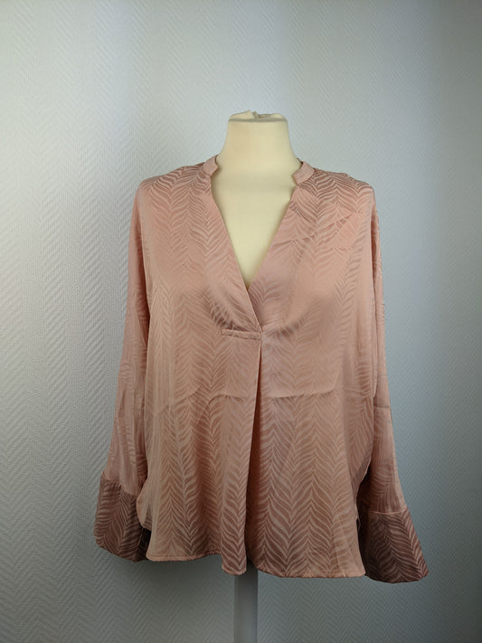 Front view of Samsøe Samsøe Café Creme Blouse