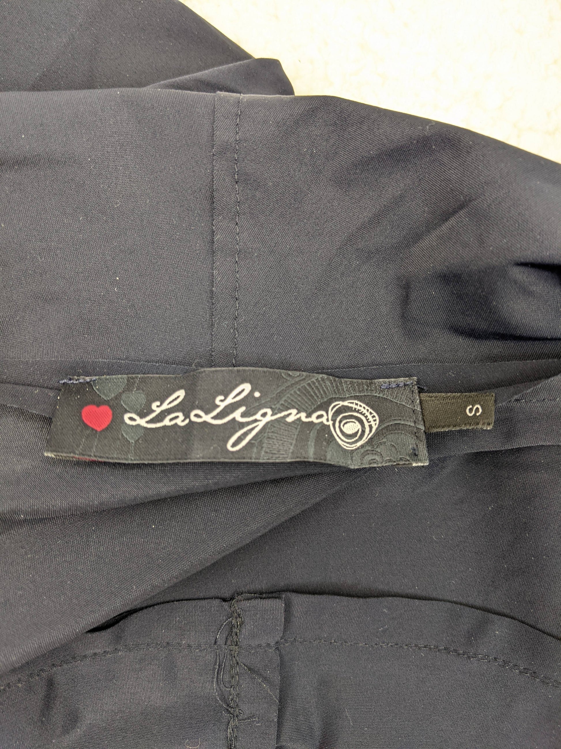 Close-up of LaLigna label showing size S