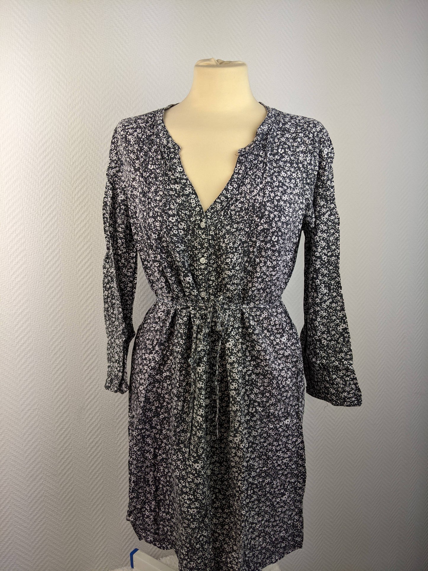 Front view of H&M Divided floral dress