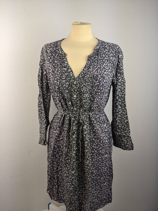 Front view of H&M Divided floral dress