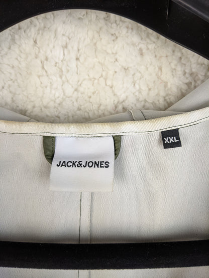 Label showing Jack & Jones branding and size XXL