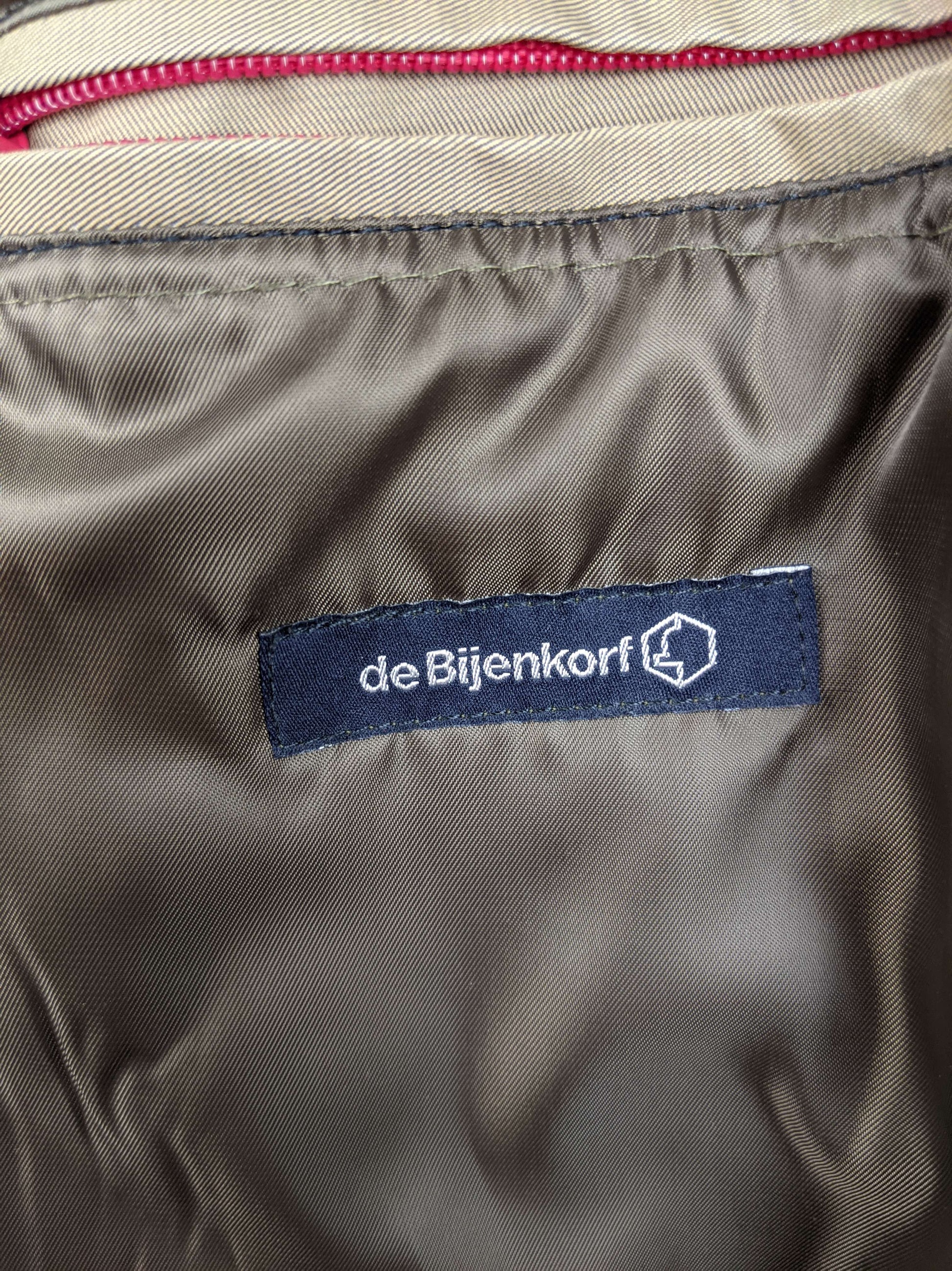de Bijenkorf label inside the coat