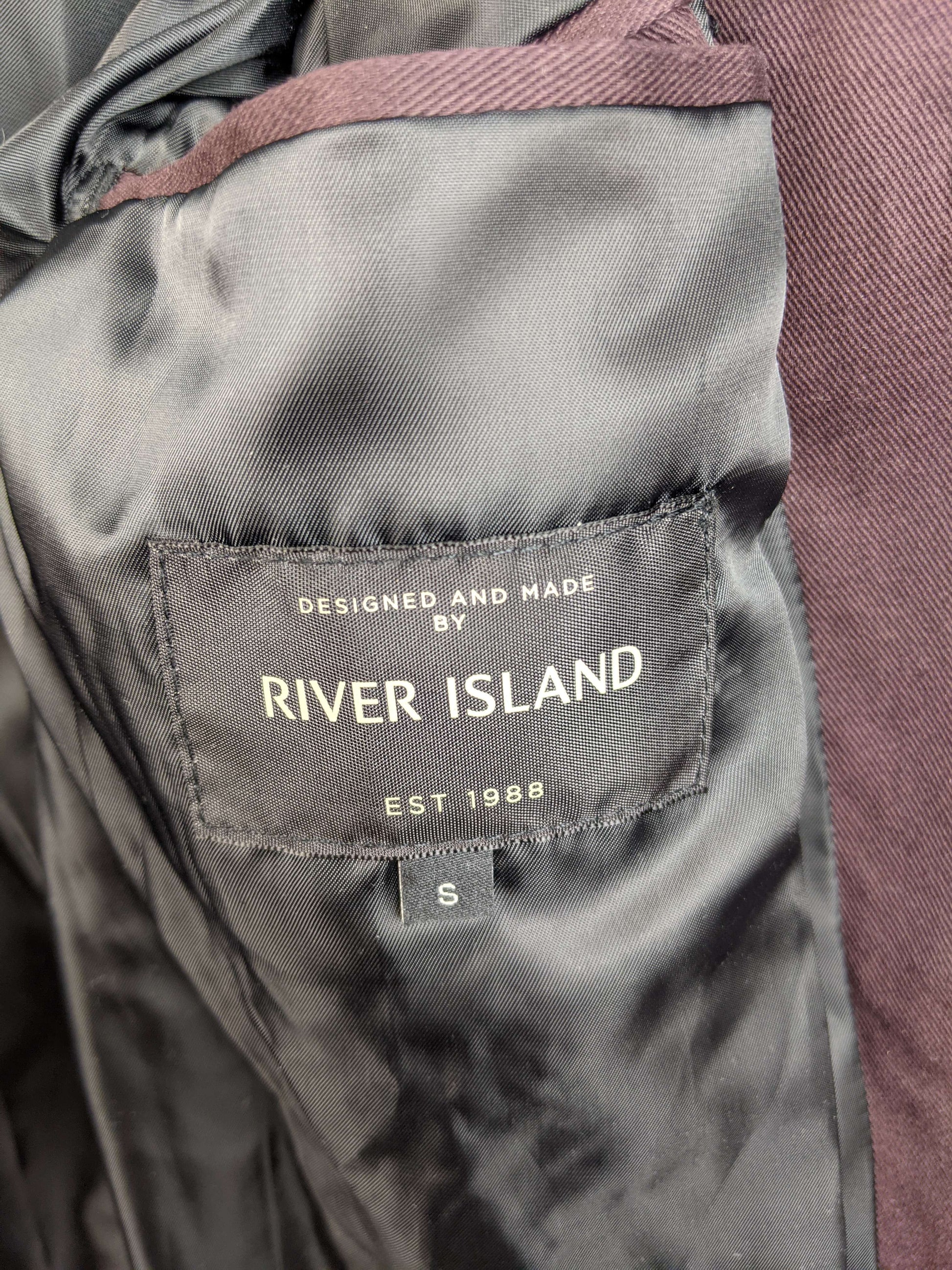 Label showing brand River Island and size S