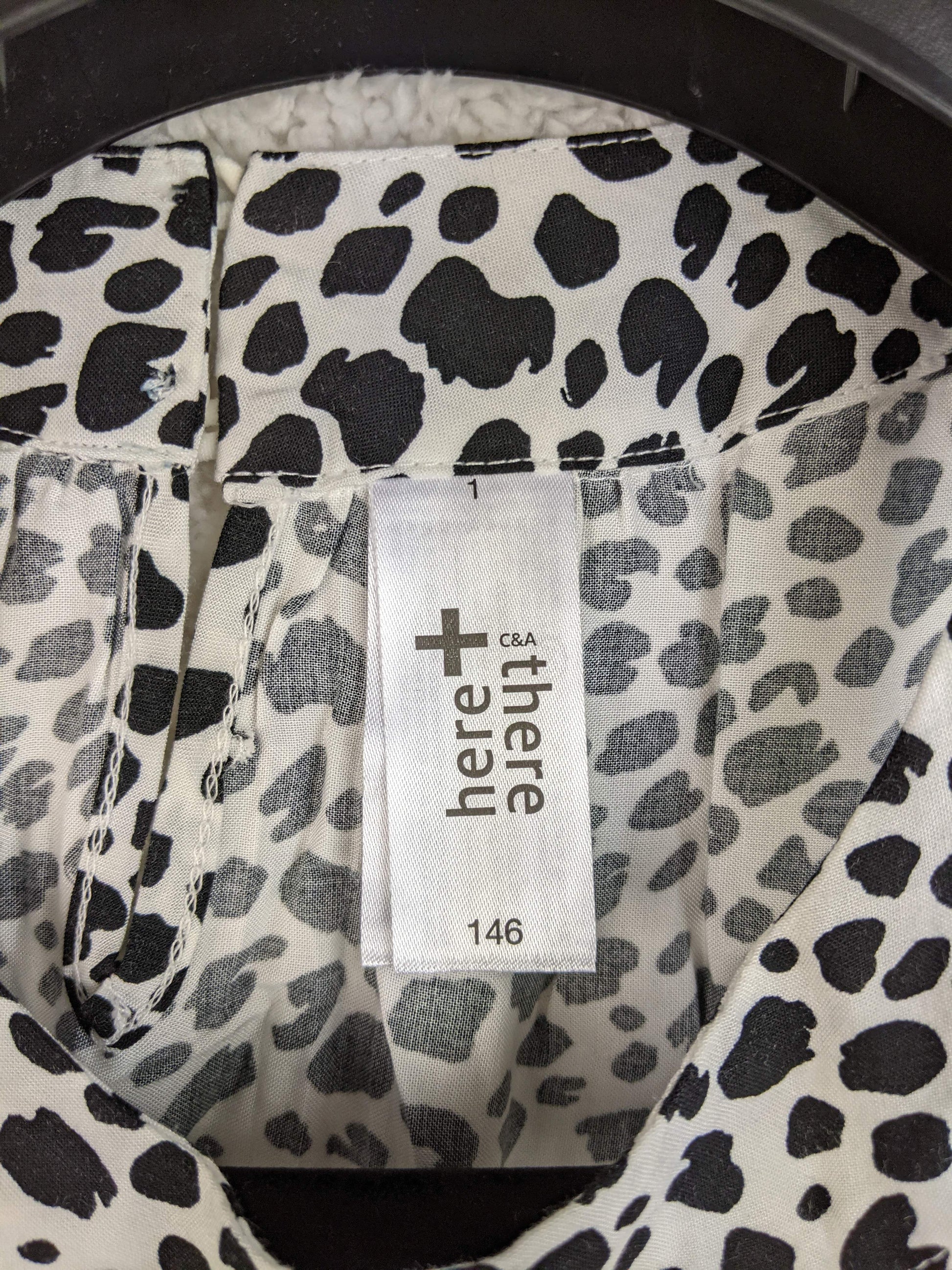 Label showing C&A brand and size 146