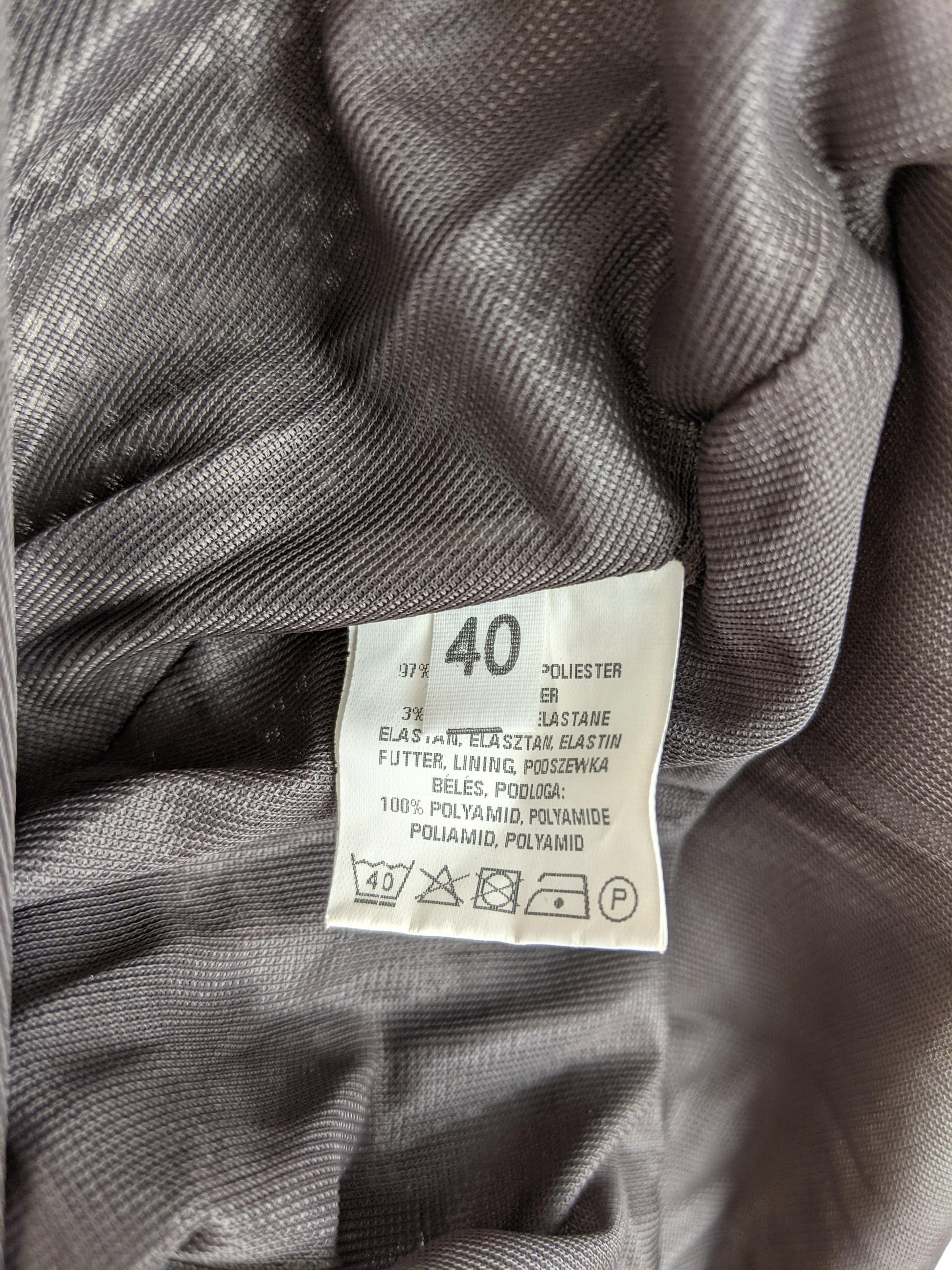 Size label showing 40 of the Savannah dress