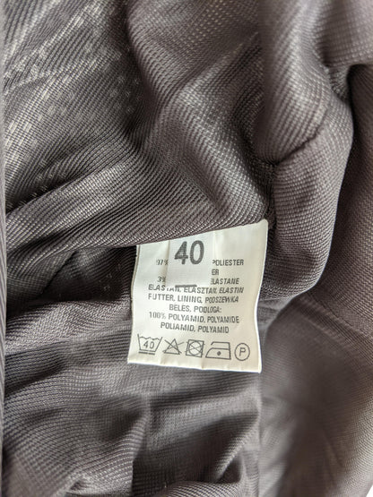 Size label showing 40 of the Savannah dress