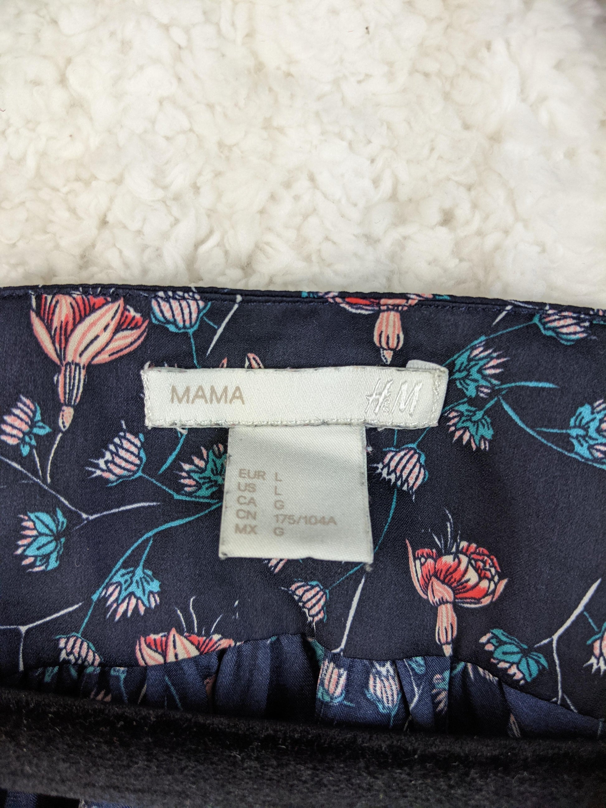 Size label of H&M Mama floral maternity dress