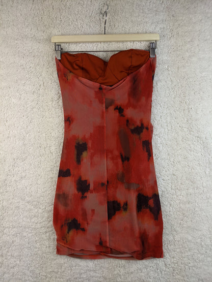 Back view of red strapless dress