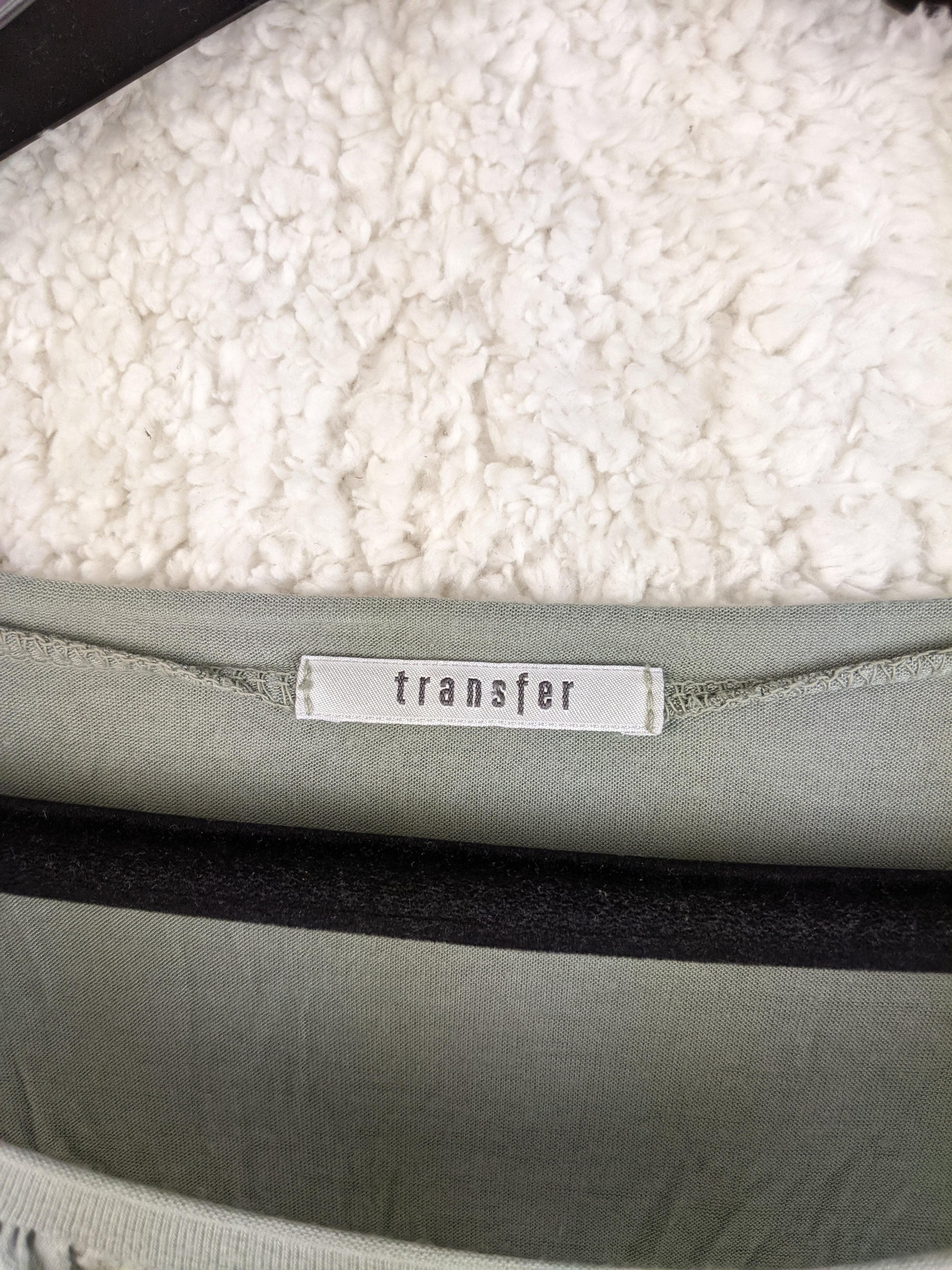Close-up of Transfer brand label