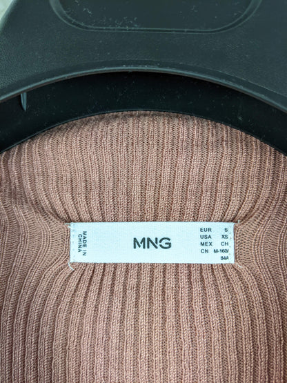 Size and brand label of MNG ribbed mock neck top