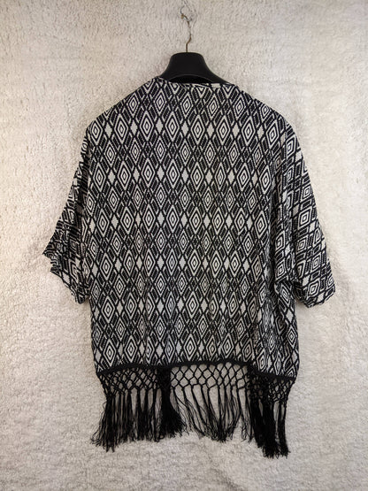 Back view of black and white patterned kimono