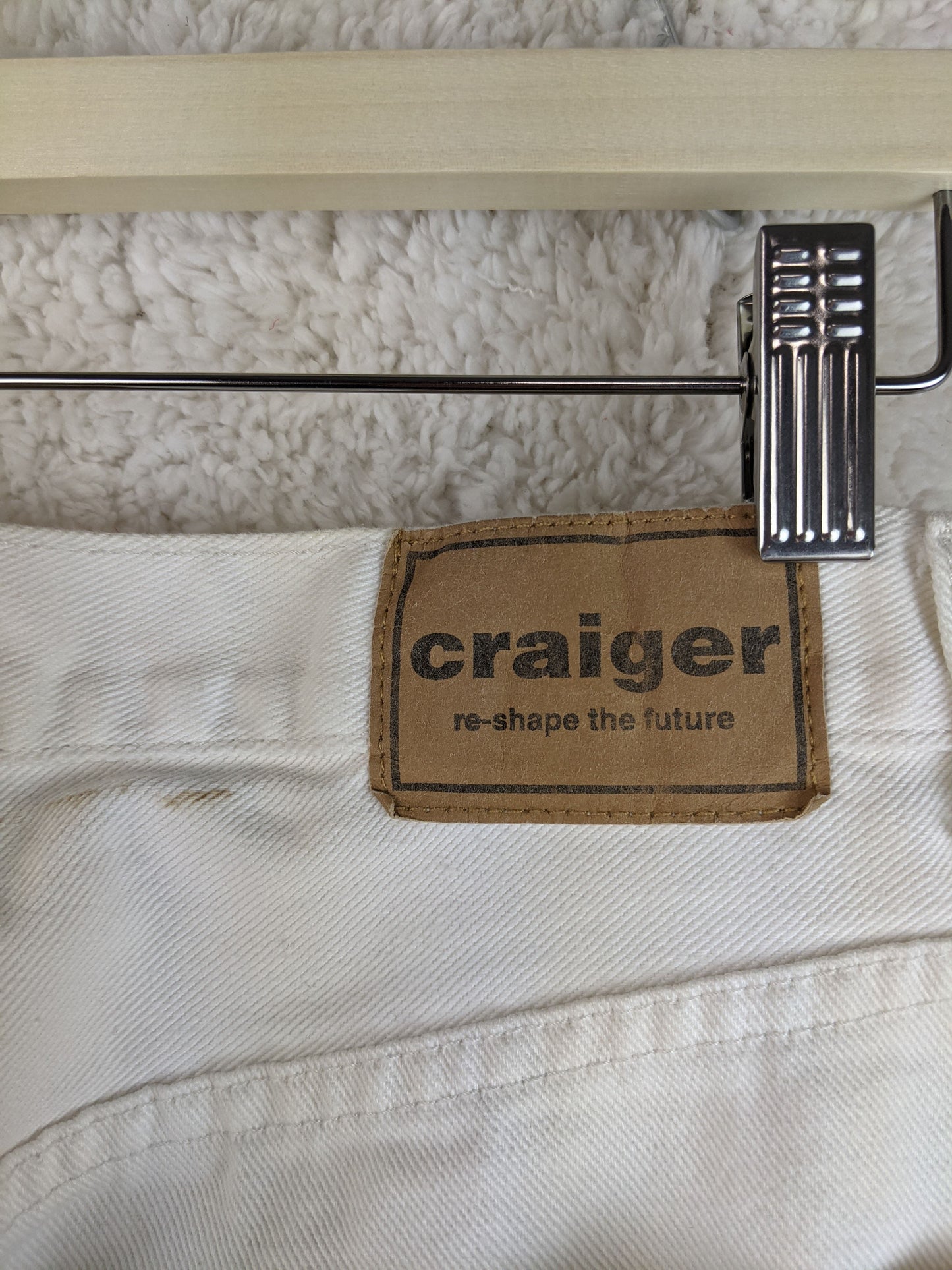 Close-up of Craiger brand label