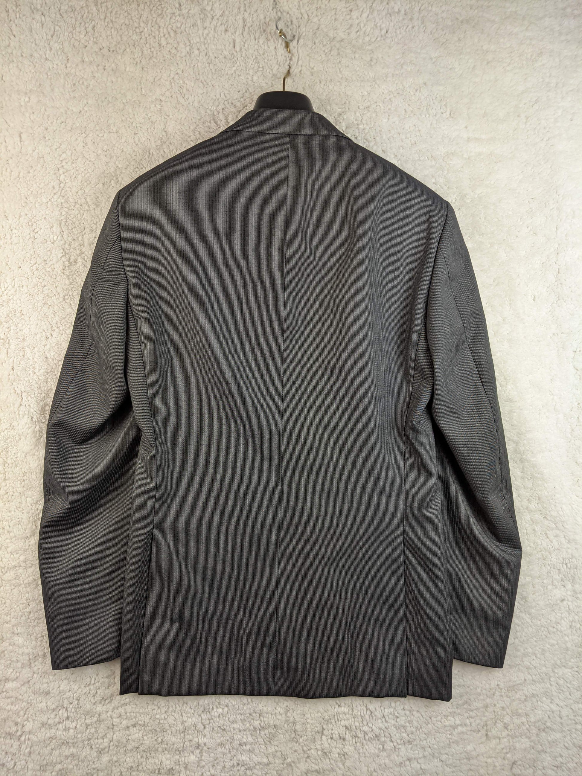 Back view of Nino Danieli gray blazer