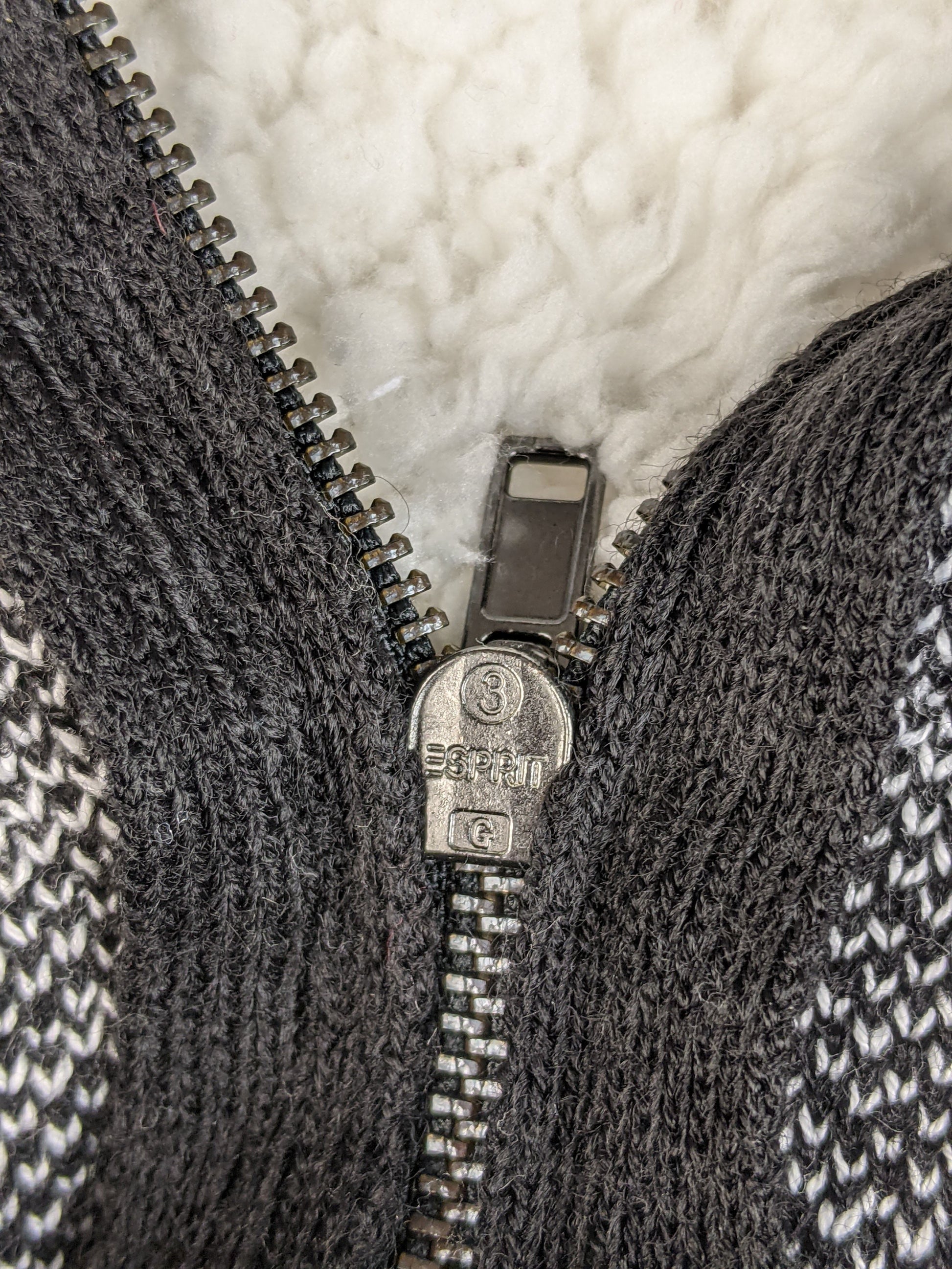 Close-up of Esprit zipper on dress