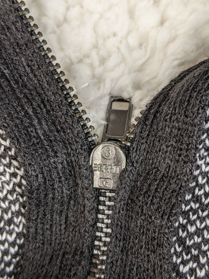 Close-up of Esprit zipper on dress