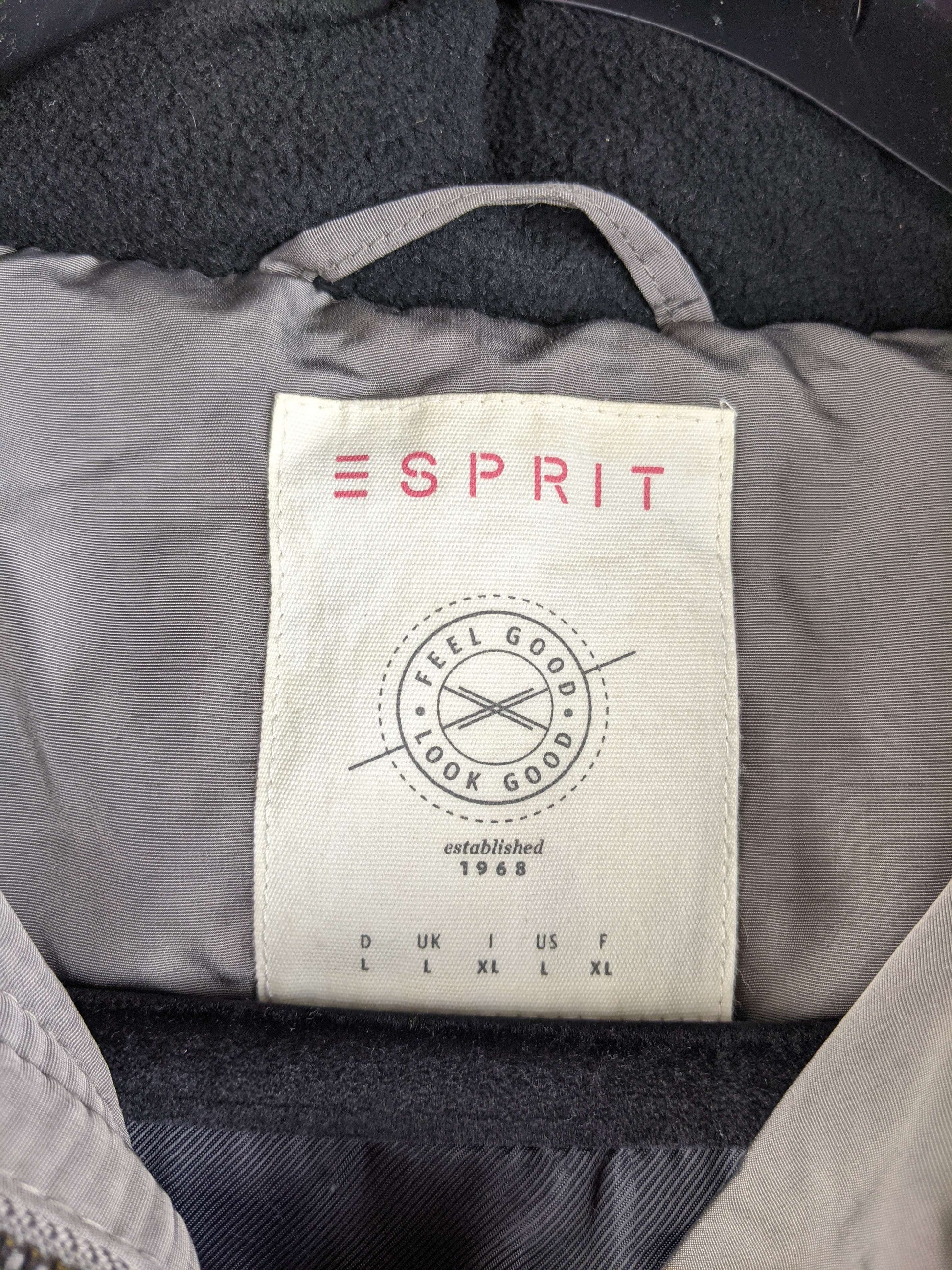 Tag showing Esprit branding and size information