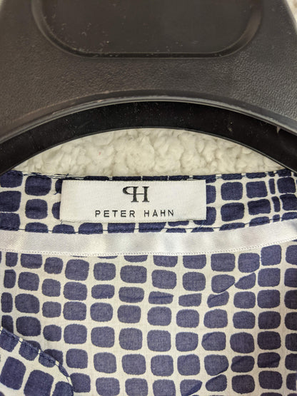 Close-up of the Peter Hahn brand label