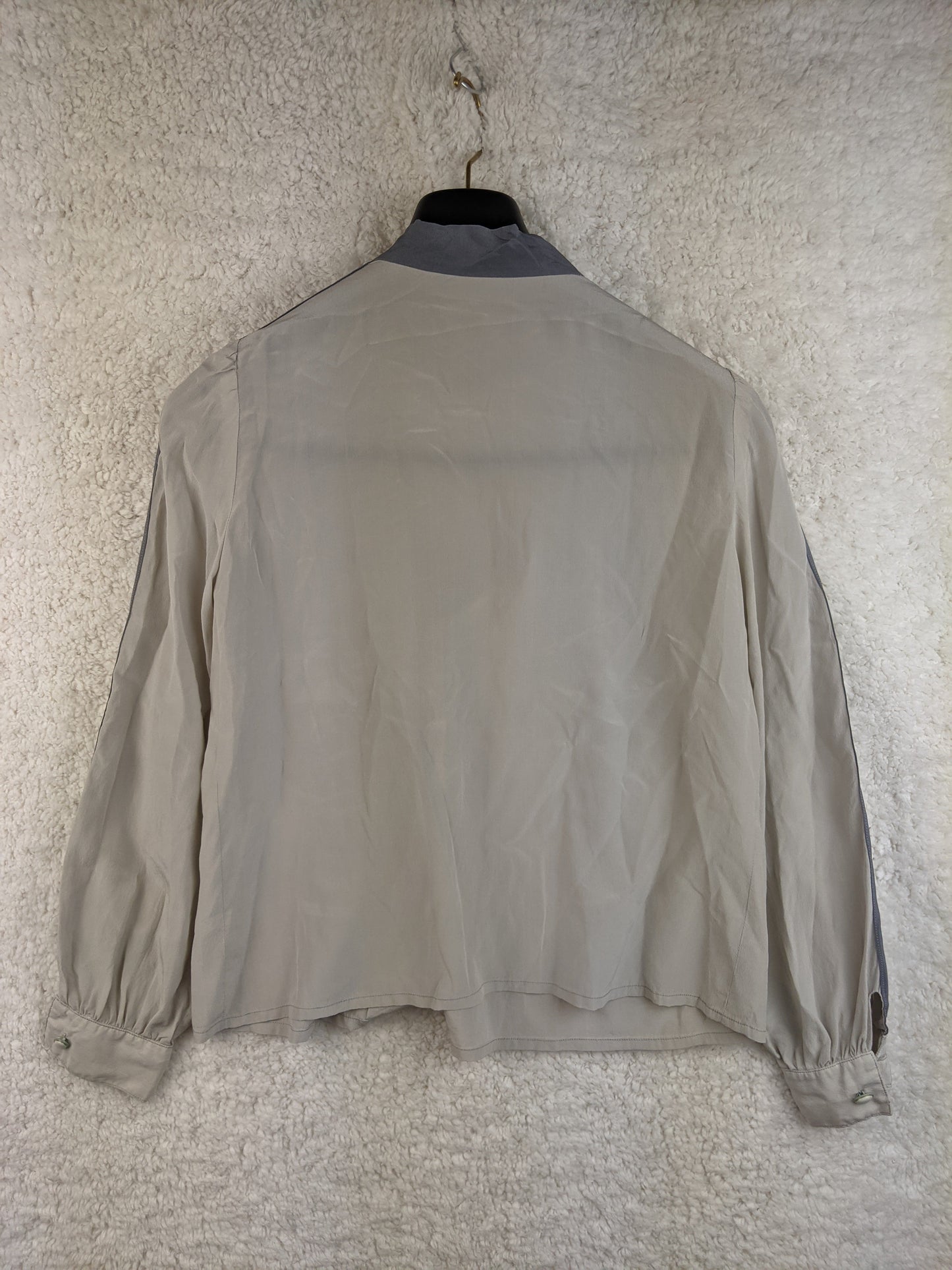 Back view of grey blouse