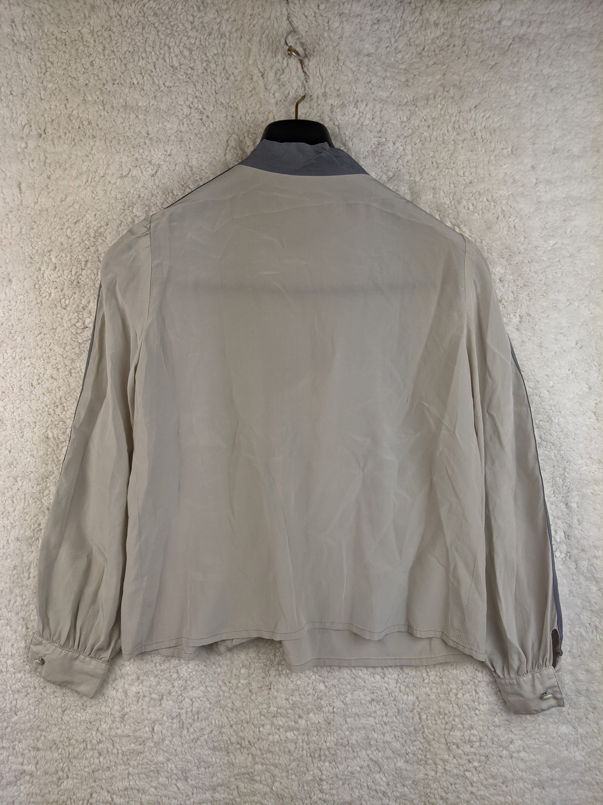 Back view of grey blouse