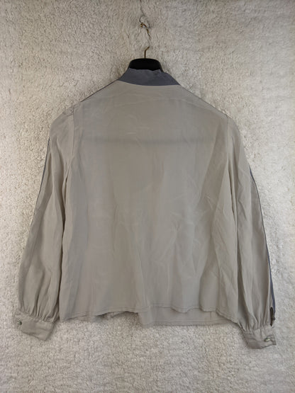 Back view of grey blouse
