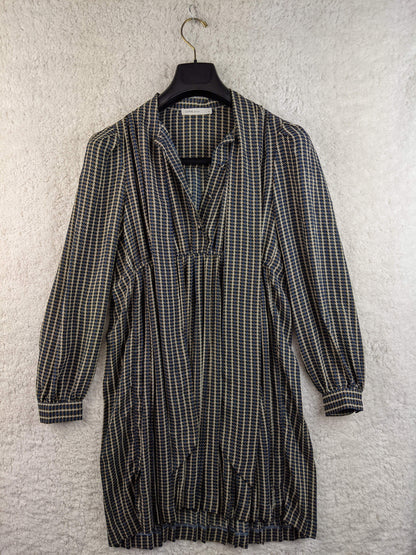 Front view of Lovie & Co houndstooth patterned dress