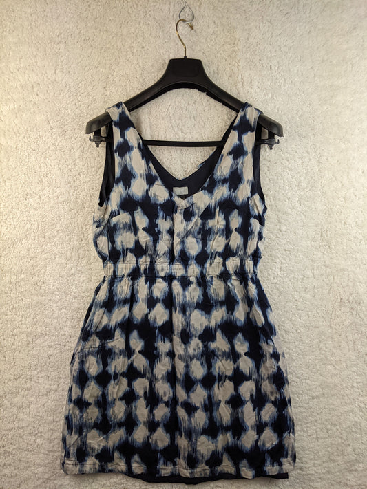 Front view of H&M blue and white patterned dress